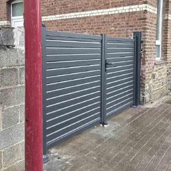 CALANCIA 3 m H. 160 cm Schwingtor, graues Aluminium