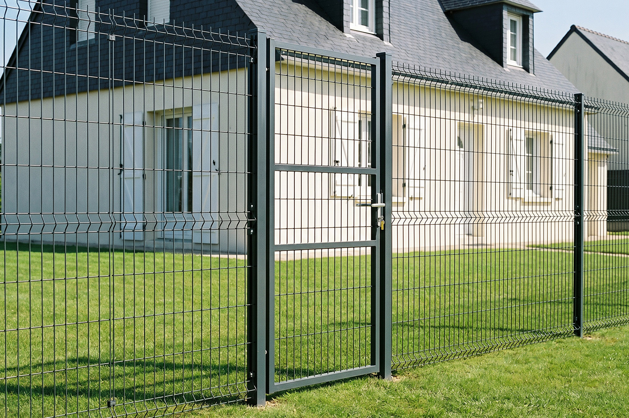 Portail grillagé 4m RAZO H.180cm + Portillon 1m RAZO H.180cm gris 17