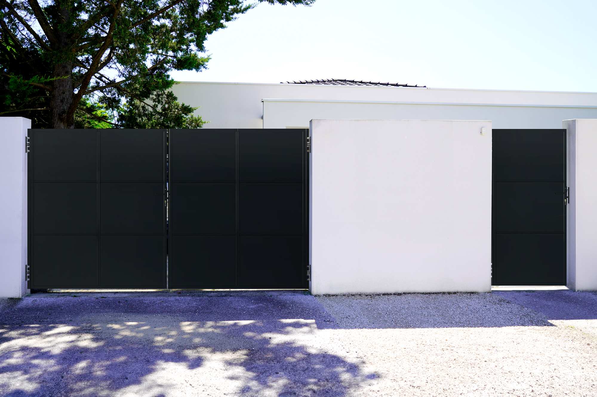 Puerta batiente 3,5m NALI H.200cm negra + puerta peatonal H.200cm 2