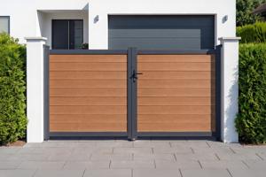 Portail bois composite battant plein 3m ATHOS H.160cm teck avec cadre aluminium main image