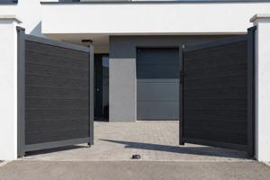 Portail bois composite battant 3m ATHOS H.160cm gris anthracite avec cadre aluminium + 2 poteaux EIFEL aluminium 15x15cm 7