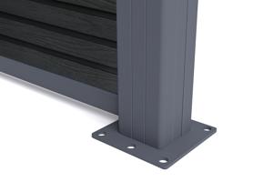2 m hoher PRIEL-Verbundzaun in Holzoptik, 150 cm hoch, auf grauen Bodenplatten 11
