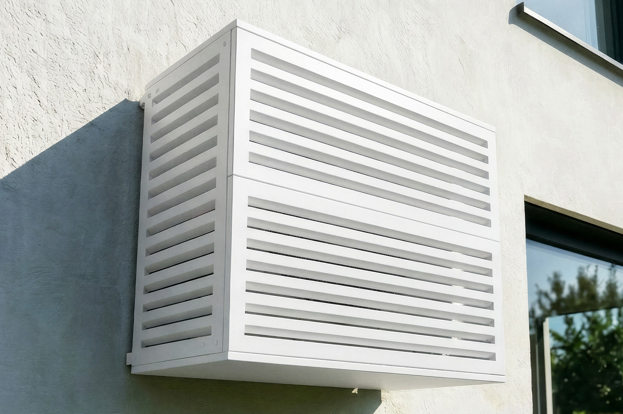 Aneto white aluminum air conditioner cover with bottom panel - size L 1