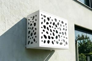 Cache clim & pompe à chaleur ANETO SUNNY aluminium blanc avec face inférieure - taille S main image