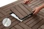 Balenie 30 hnedých kompozitných zámkových terasových dlaždíc RILA, 30x30 cm 4